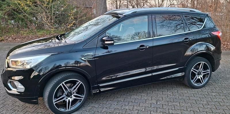 Gebraucht Ford Kuga Vignale 180 PS (132 kW) 2017 Schwarz SUV