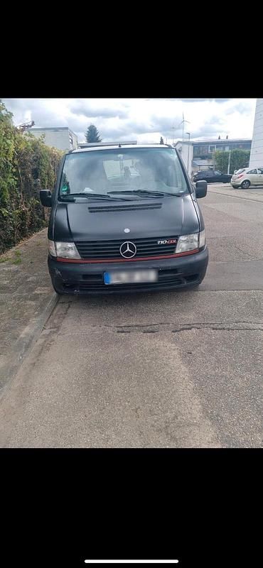Schwarz Gebraucht 2001 Mercedes Vito Van / Kleinbus | 4.100 € - Bild 1/4