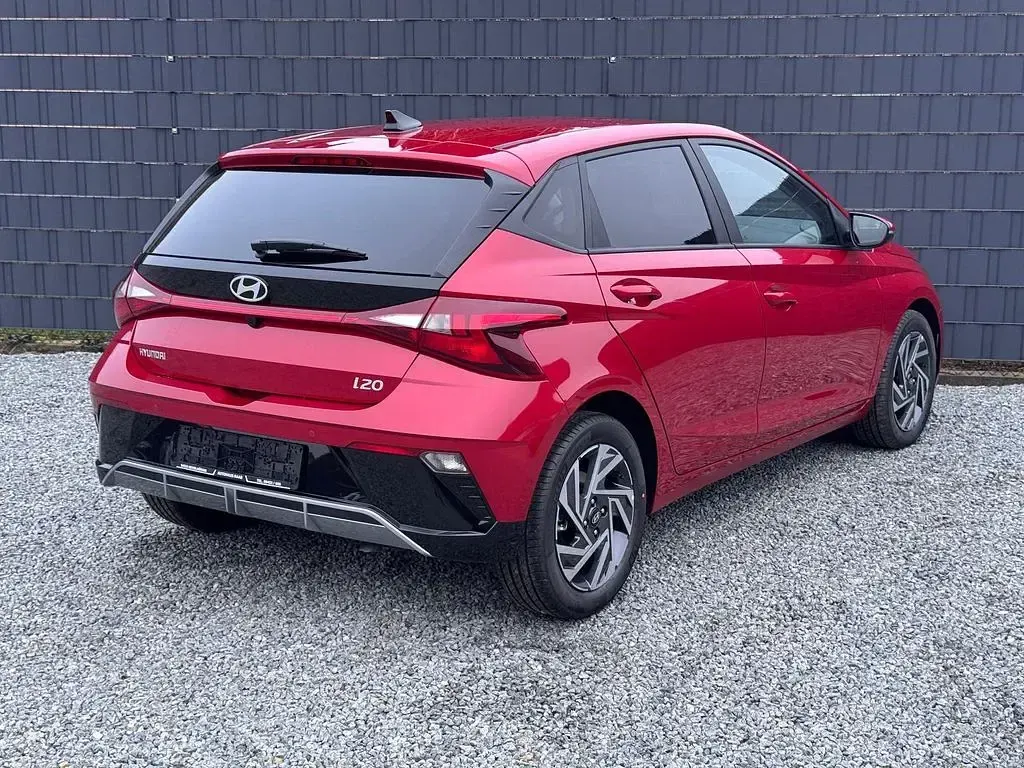 Neu Hyundai i20 90 PS (66 kW) 2026 Dragon red Kleinwagen