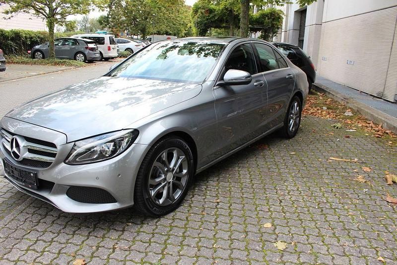 Palladiumsilber (metallic) Gebraucht 2015 Mercedes C220 Avantgarde Limousine | 20.700 € (Fairer Preis) - Bild 1/4