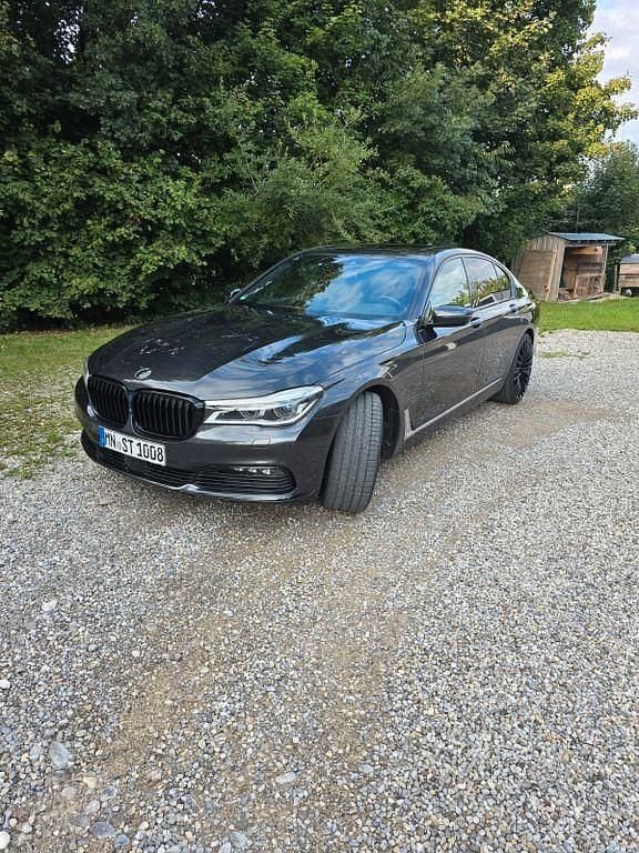Gebraucht BMW 730 265 PS (194 kW) 2017 Grau Limousine