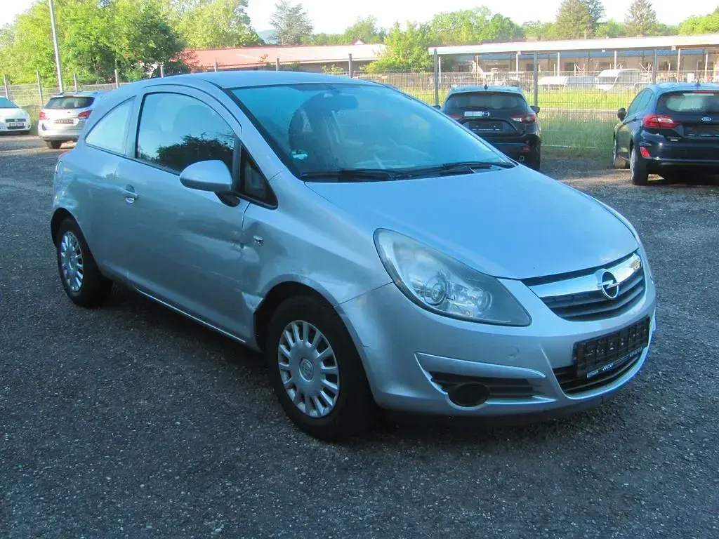 Usado Opel Corsa 80 HP (58 kW) 2008 Prateado Citadino