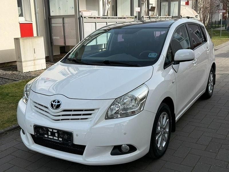 Gebraucht Toyota Verso Edition 147 PS (108 kW) 2010 Weiß Van / Kleinbus
