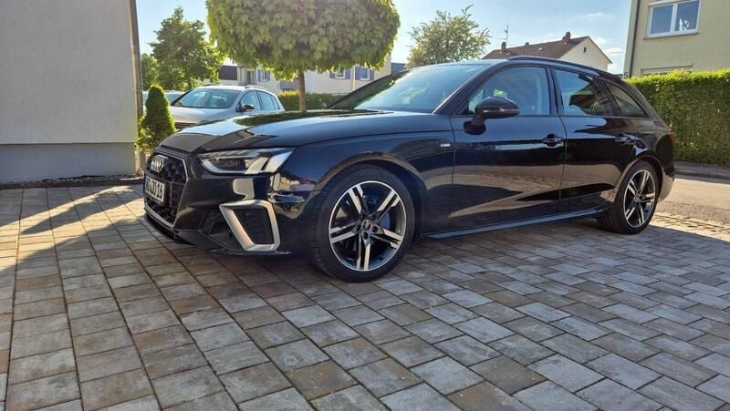 Schwarz Gebraucht 2023 Audi A4 S-Line Kombi | 33.333 € (Superpreis) - Bild 1/4