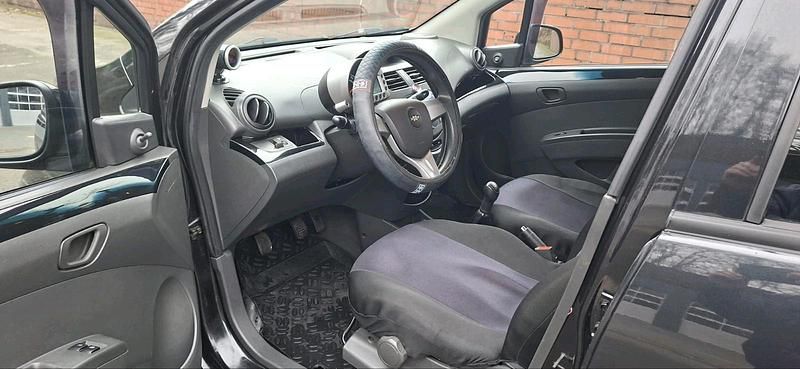 Gebraucht Chevrolet Spark LS 69 PS (50 kW) 2011 Schwarz Kleinwagen