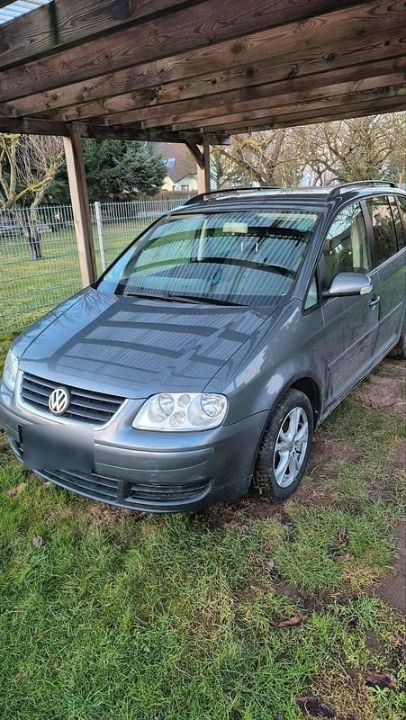 Grau Gebraucht 2005 VW Touran Van / Kleinbus | 2.500 € (Fairer Preis) - Bild 1/4