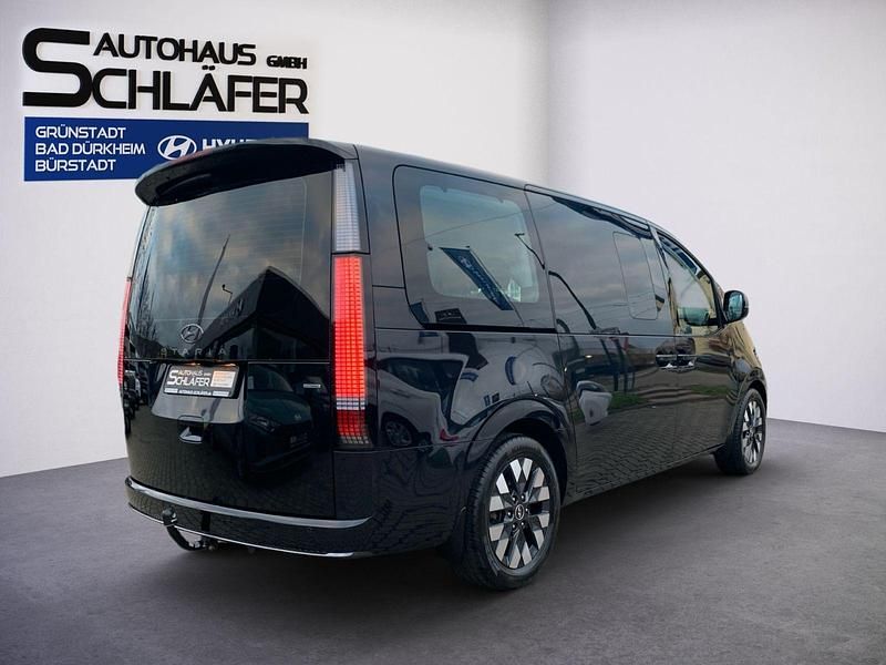 Gebraucht Hyundai Staria Signature 177 PS (130 kW) 2022 Moonlight blue / mic Van / Kleinbus