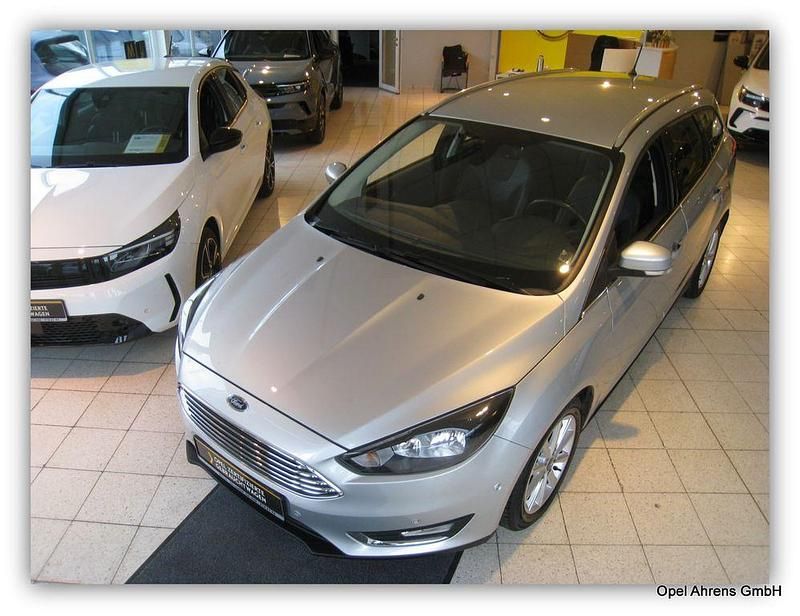 Gebraucht Ford Focus Titanium 125 PS (91 kW) 2018 Silber Limousine
