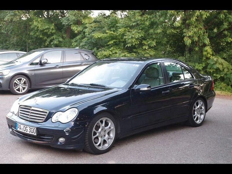Blau Gebraucht 2006 Mercedes C230 Limousine | 4.000 € (Fairer Preis) - Bild 1/4