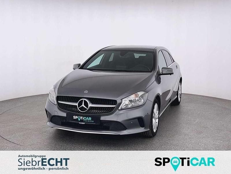 Grau Gebraucht 2018 Mercedes A200 Limousine | 15.970 € (Fairer Preis) - Bild 1/4