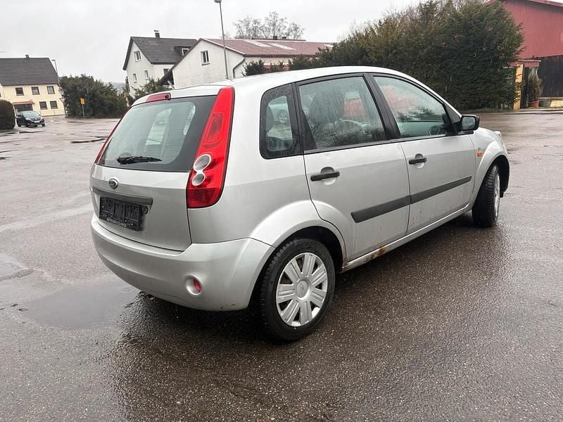 Gebraucht Ford Fiesta 80 PS (58 kW) 2006 Silber Kleinwagen