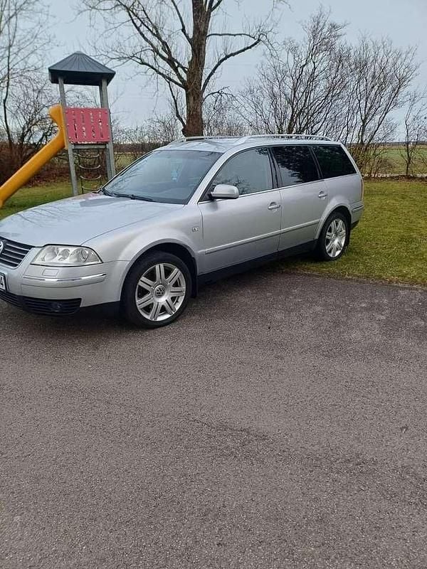 Silber Gebraucht 2003 VW Passat Highline Kombi | 2.590 € (Fairer Preis) - Bild 1/4