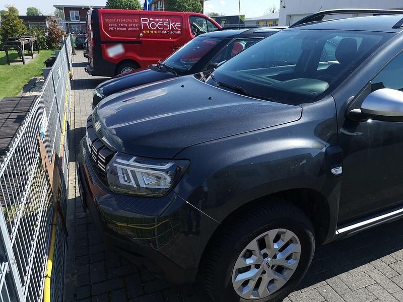 Gebraucht Dacia Duster Expression 131 PS (96 kW) 2023 Grau SUV