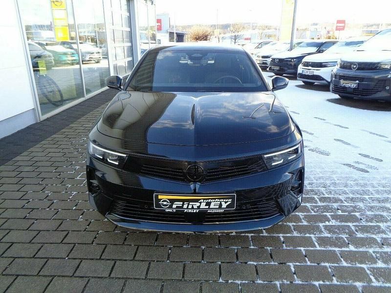 Gebraucht Opel Astra 131 PS (96 kW) 2024 Karbon schwarz Limousine
