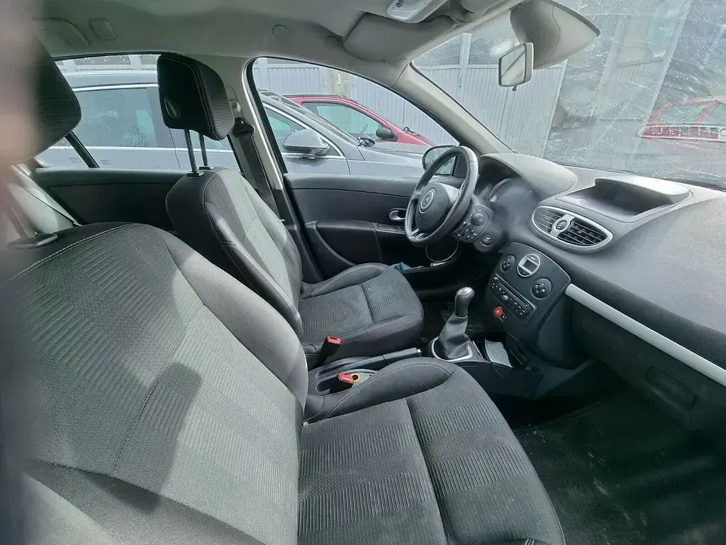 Gebraucht Renault Clio 75 PS (55 kW) 2011 Schwarz Limousine
