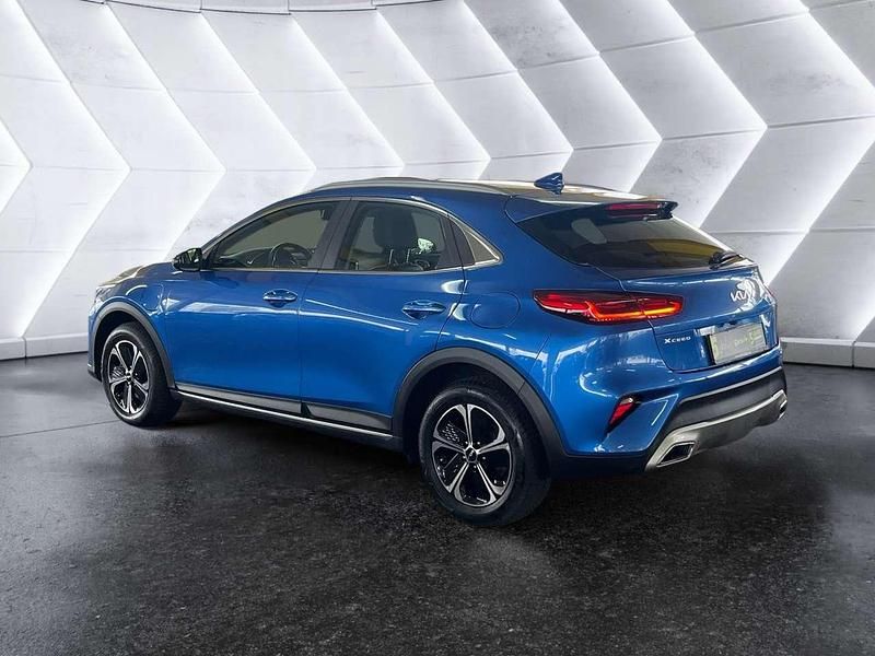 Gebraucht Kia XCeed Spirit 141 PS (103 kW) 2022 (b3l) blue flame met. SUV