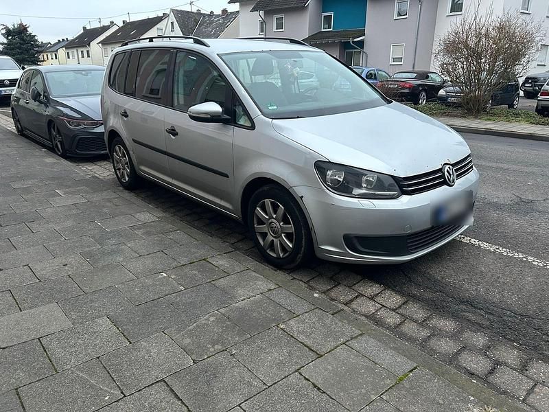 Silber Gebraucht 2011 VW Touran Van / Kleinbus | 4.350 € (Fairer Preis) - Bild 1/4