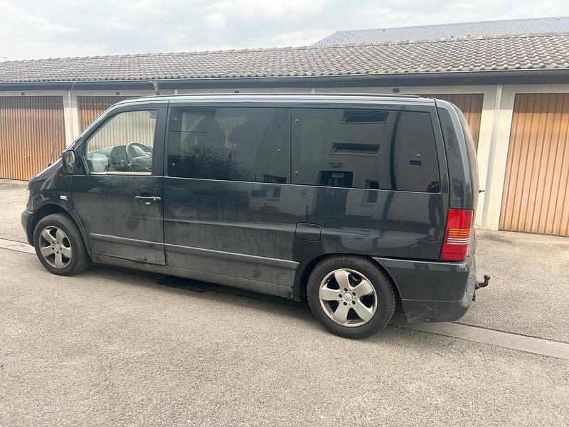 Gebraucht Mercedes Vito 122 PS (89 kW) 2001 Schwarz Van