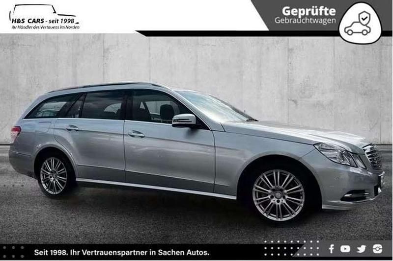 Silber Gebraucht 2012 Mercedes E200 Kombi | 14.950 € (Etwas zu teuer) - Bild 1/4
