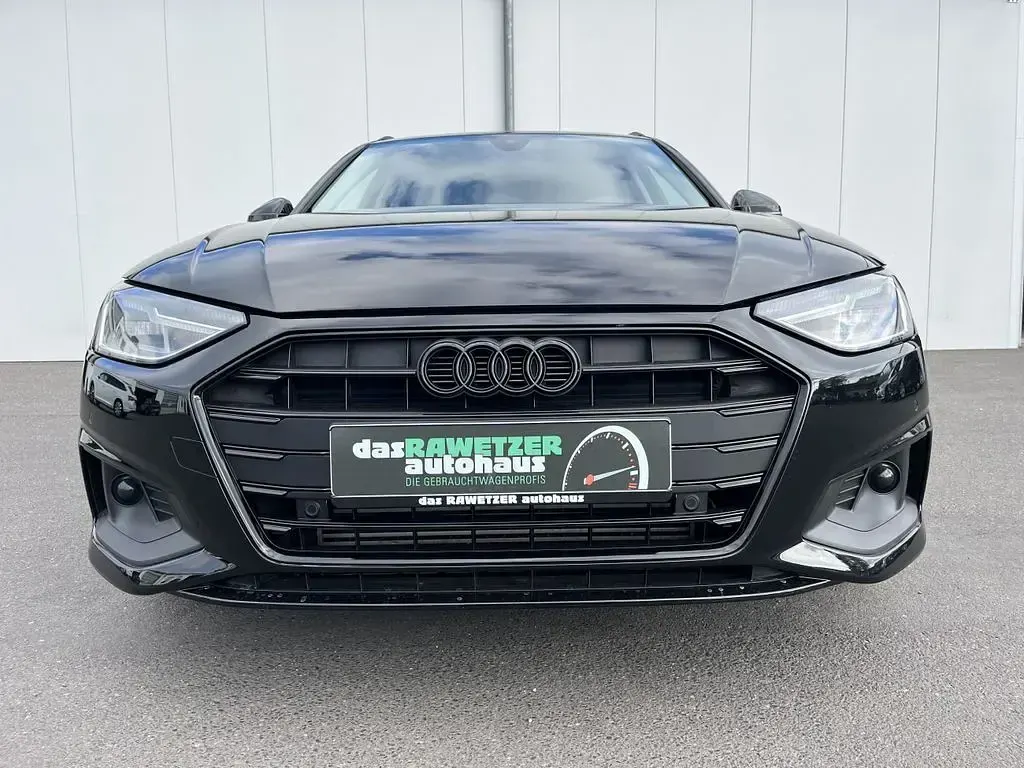 Gebraucht Audi A4 S-Line 150 PS (110 kW) 2022 Schwarz Kombi