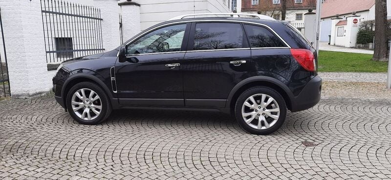 Schwarz Gebraucht 2014 Opel Antara Cosmo SUV | 9.900 € (Fairer Preis) - Bild 1/4