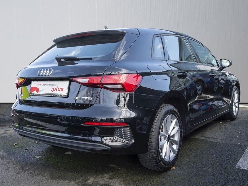 Gebraucht Audi A3 Ambiente 110 PS (80 kW) 2023 Brillantschwarz Limousine