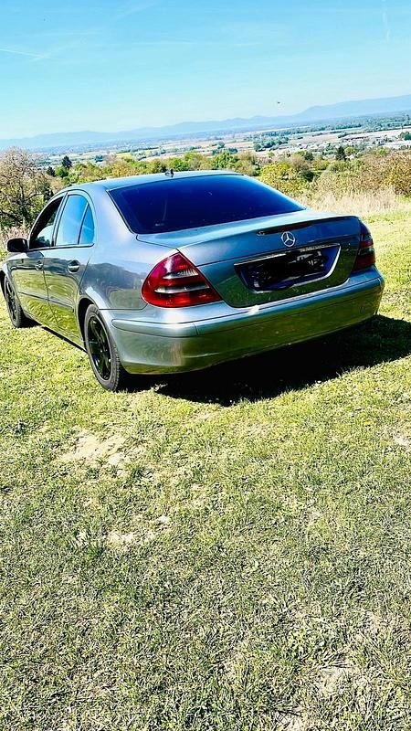 Second-hand Mercedes E200 122 CP (89 kW) 2006 Gri Berlinǎ