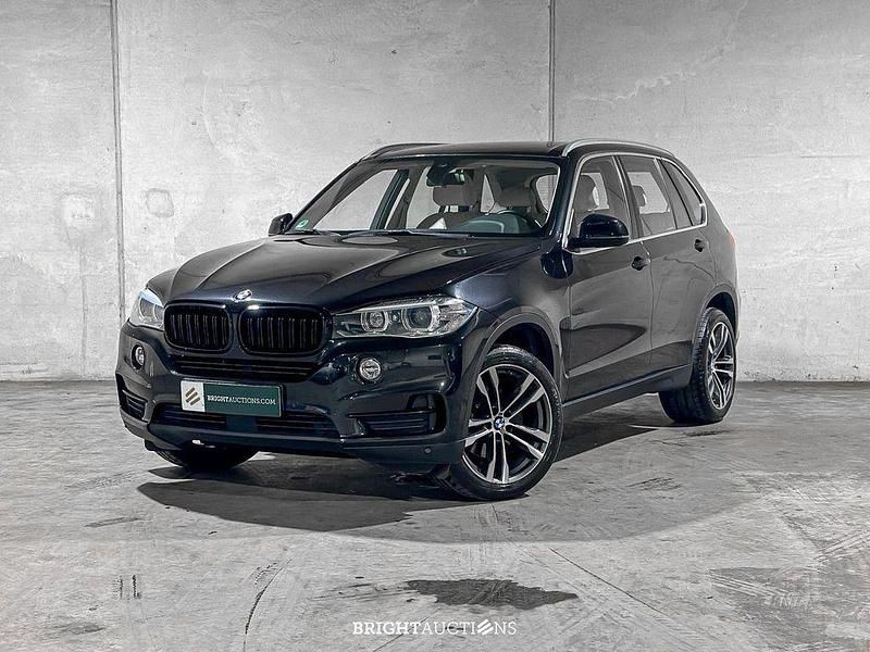 Schwarz Gebraucht 2016 BMW X5 Executive SUV | 12.344 € - Bild 1/4