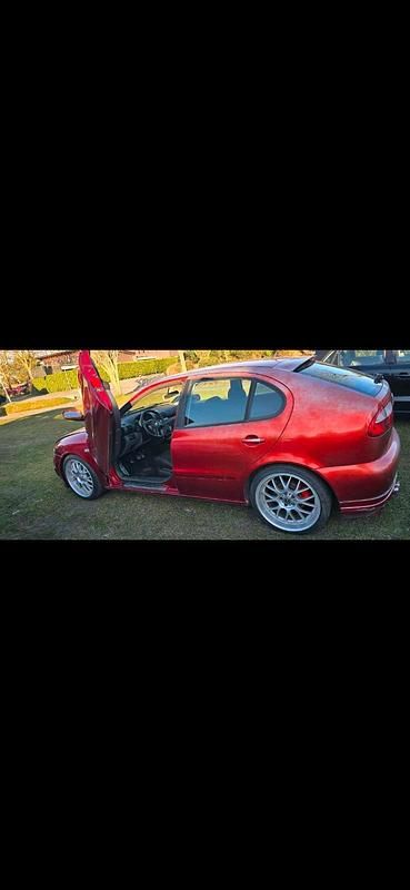 Second-hand Seat Leon 180 CP (132 kW) 2001 Roșu Hatchback