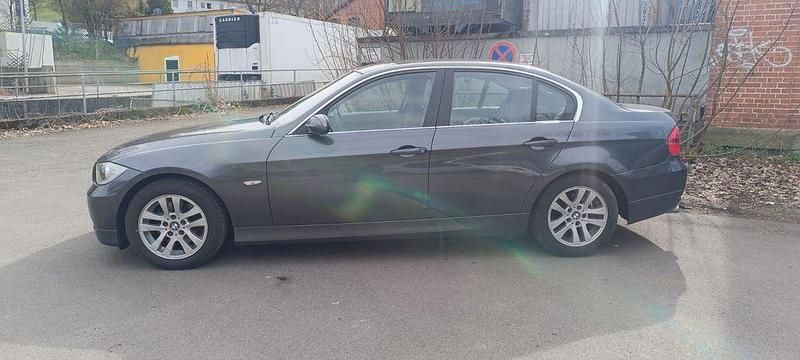 Gebraucht BMW 325 218 PS (160 kW) 2008 Grau Limousine
