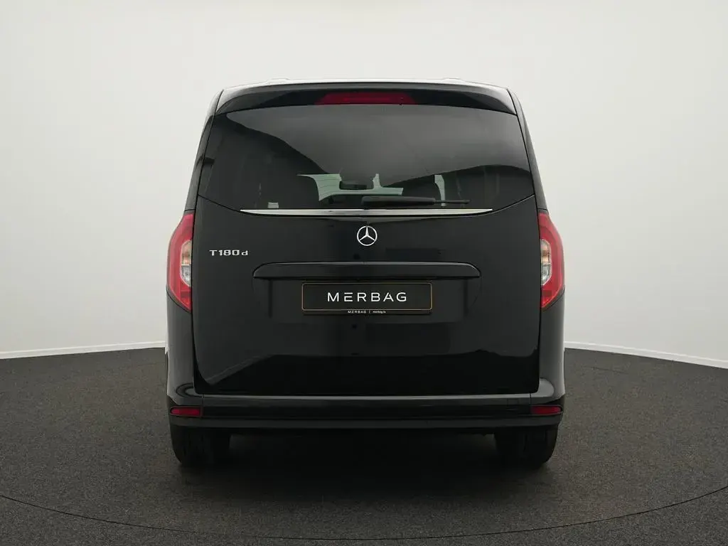 Gebraucht Mercedes T180 Edition 116 PS (85 kW) 2023 Schwarz Van / Kleinbus