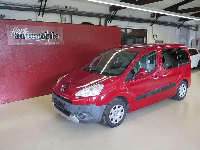Farbe rot ardent/deckende lack Gebraucht 2009 Peugeot Partner Tepee Van / Kleinbus | 3.990 € (Guter Preis) - Bild 1/4