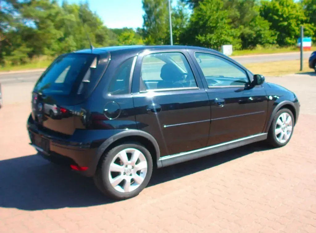 Gebraucht Opel Corsa Basis 60 PS (44 kW) 2005 Schwarz Kleinwagen