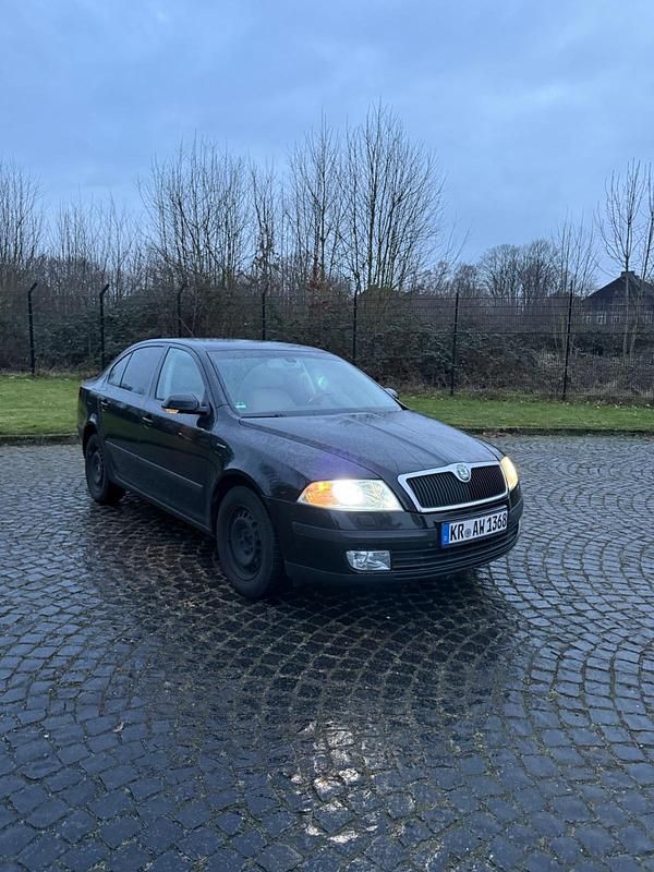 Schwarz Gebraucht 2005 Skoda Octavia Limousine | 3.200 € (Fairer Preis) - Bild 1/4
