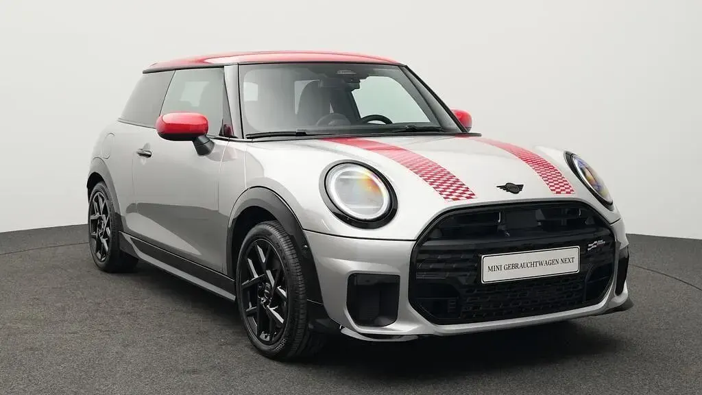 Używany Mini Cooper 156 KM (114 kW) 2024 Szary Hatchback