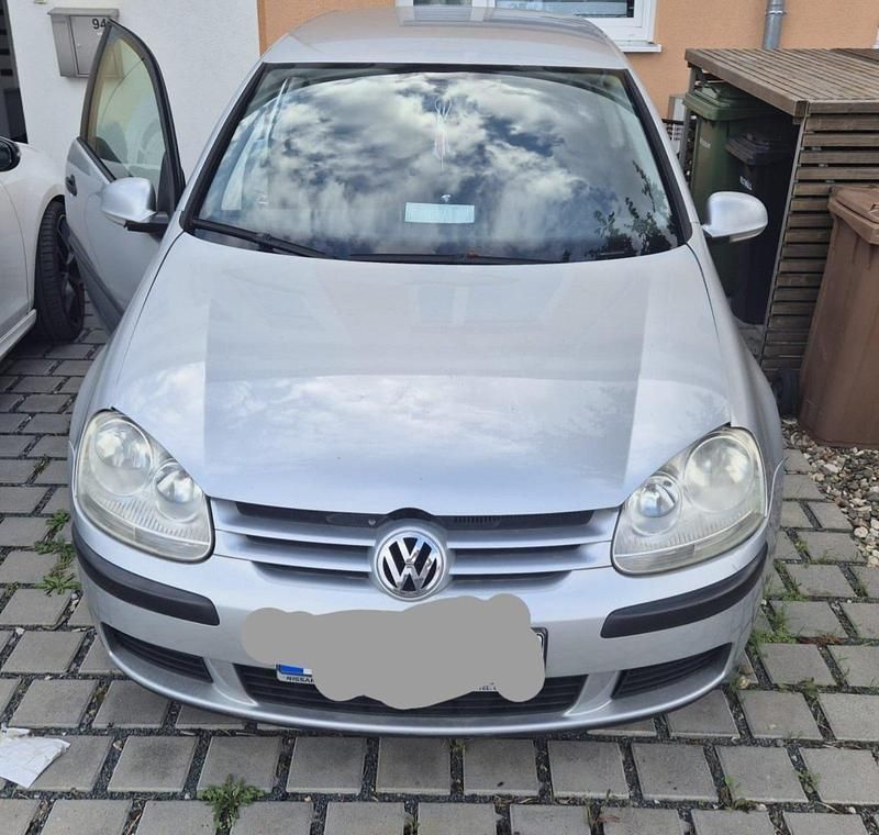 Silber Gebraucht 2004 VW Golf V Limousine | 450 € (Superpreis) - Bild 1/4