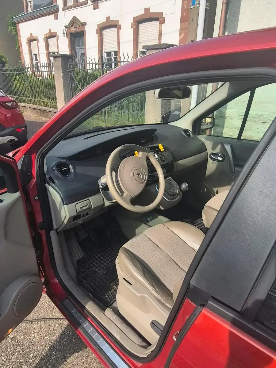 Gebraucht Renault Scenic E-Tech 139 PS (102 kW) 2004 Rot SUV