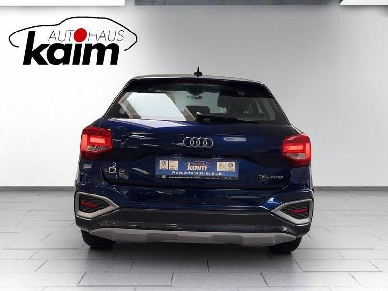 Gebraucht Audi Q2 Advanced Plus 150 PS (110 kW) 2024 Navarrablau metallic (metallic) SUV