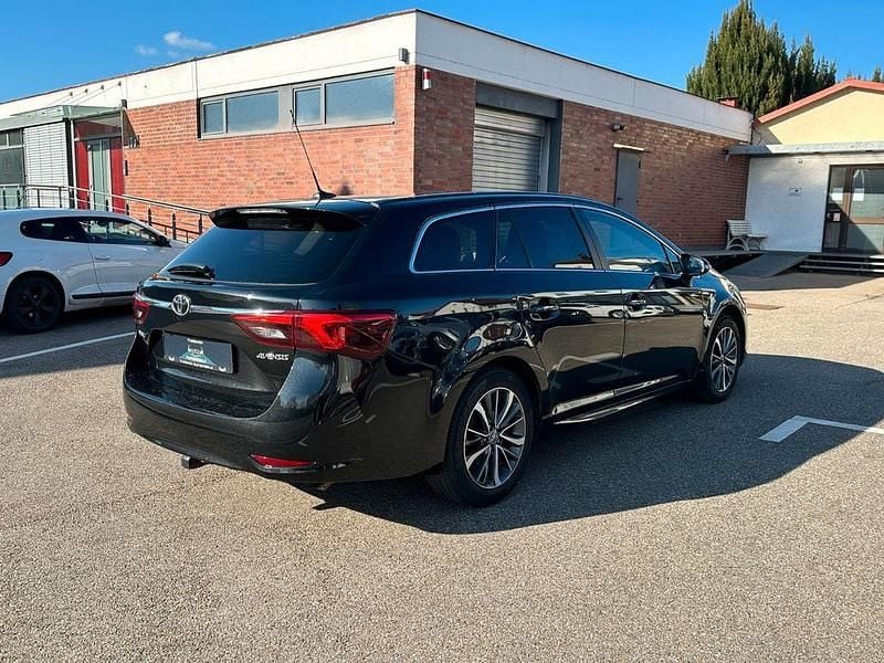 Gebraucht Toyota Avensis Business Edition 143 PS (105 kW) 2015 Schwarz Kombi