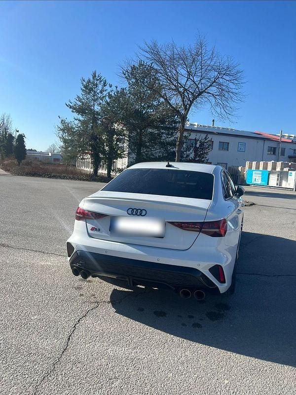 Gebraucht Audi S3 Ambiente 333 PS (244 kW) 2024 Weiß Limousine