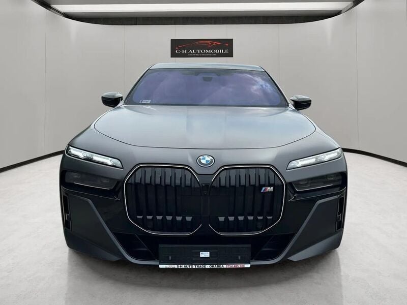 Gebraucht BMW M760e 381 PS (280 kW) 2025 Frozen deep grey metallic Limousine