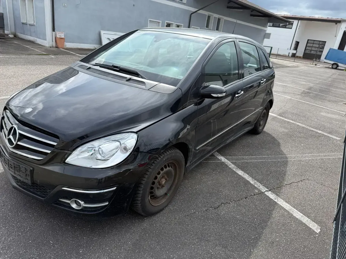 Gebraucht Mercedes B170 116 PS (85 kW) 2008 Schwarz Van / Kleinbus