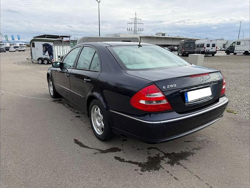Gebraucht Mercedes E280 Elegance 177 PS (130 kW) 2005 Blau Limousine