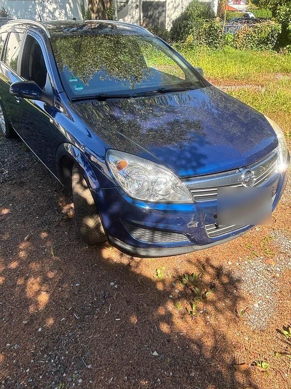 Blau Gebraucht 2009 Opel Astra Kombi | 2.200 € (Guter Preis) - Bild 1/4