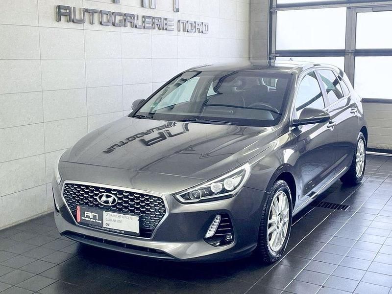 Gebraucht Hyundai i30 Premium 140 PS (102 kW) 2017 Schwarz Limousine