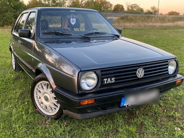 Grau Gebraucht 1991 VW Golf II Limousine | 9.999 € - Bild 1/4