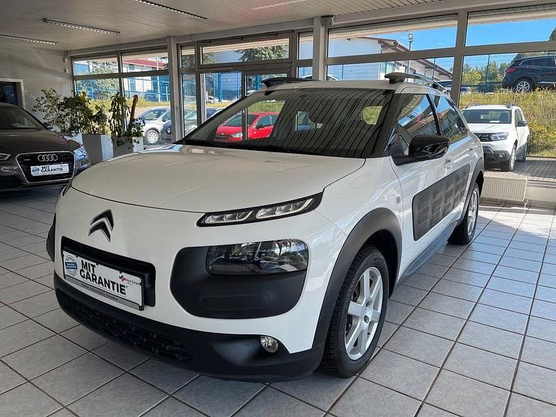 Weiß Gebraucht 2016 Citroën C4 Cactus Feel Kleinwagen | 10.999 € (Fairer Preis) - Bild 1/4