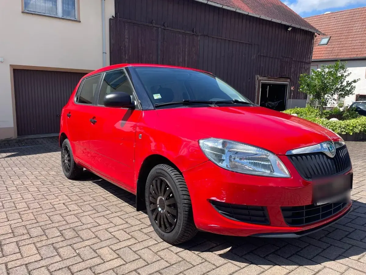 Gebraucht Skoda Fabia Cool Edition 60 PS (44 kW) 2010 Rot Kleinwagen