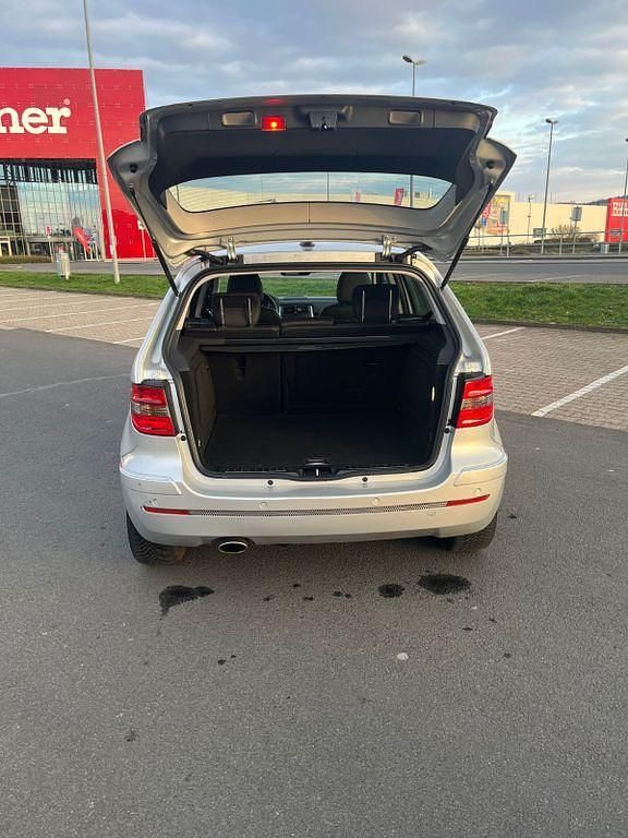 Gebraucht Mercedes B200 136 PS (100 kW) 2007 Silber Van / Kleinbus