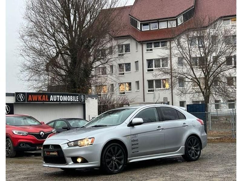 Silber (metallic) Gebraucht 2009 Mitsubishi Lancer Inform Limousine | 4.750 € (Guter Preis) - Bild 1/4